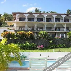 The Fox Grove 3* Mon Repos